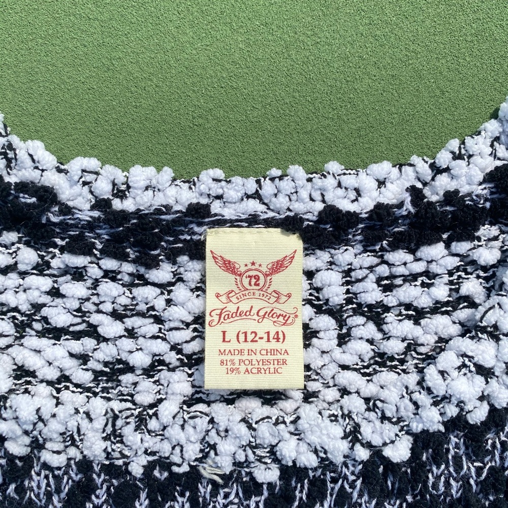 Sweater - Picture 6 of 6